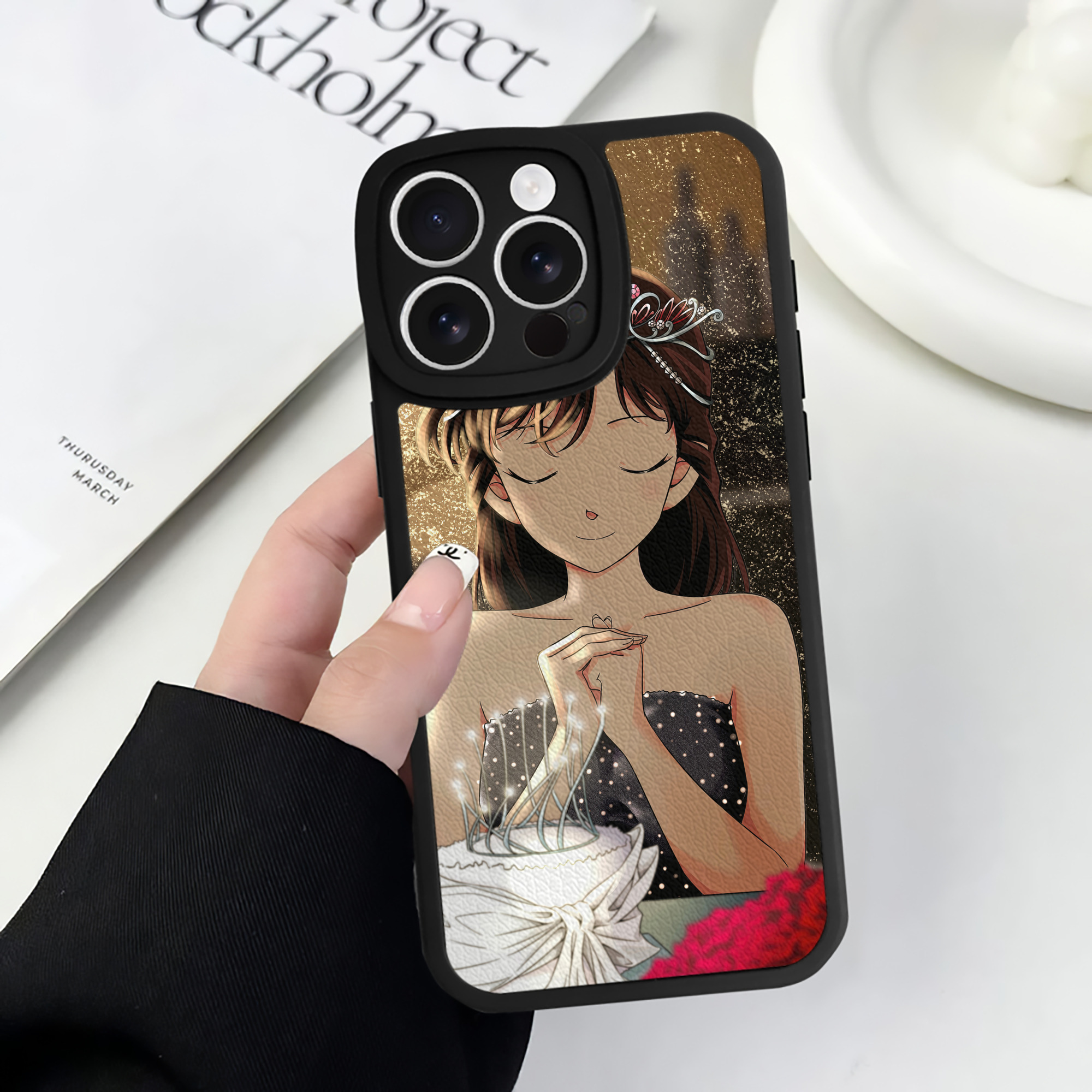 （画像用） 名探偵コナン Detective Conan 【iPhone 16シリーズ対応】シリコンスマホケース（レザー調） 材質：シリコン